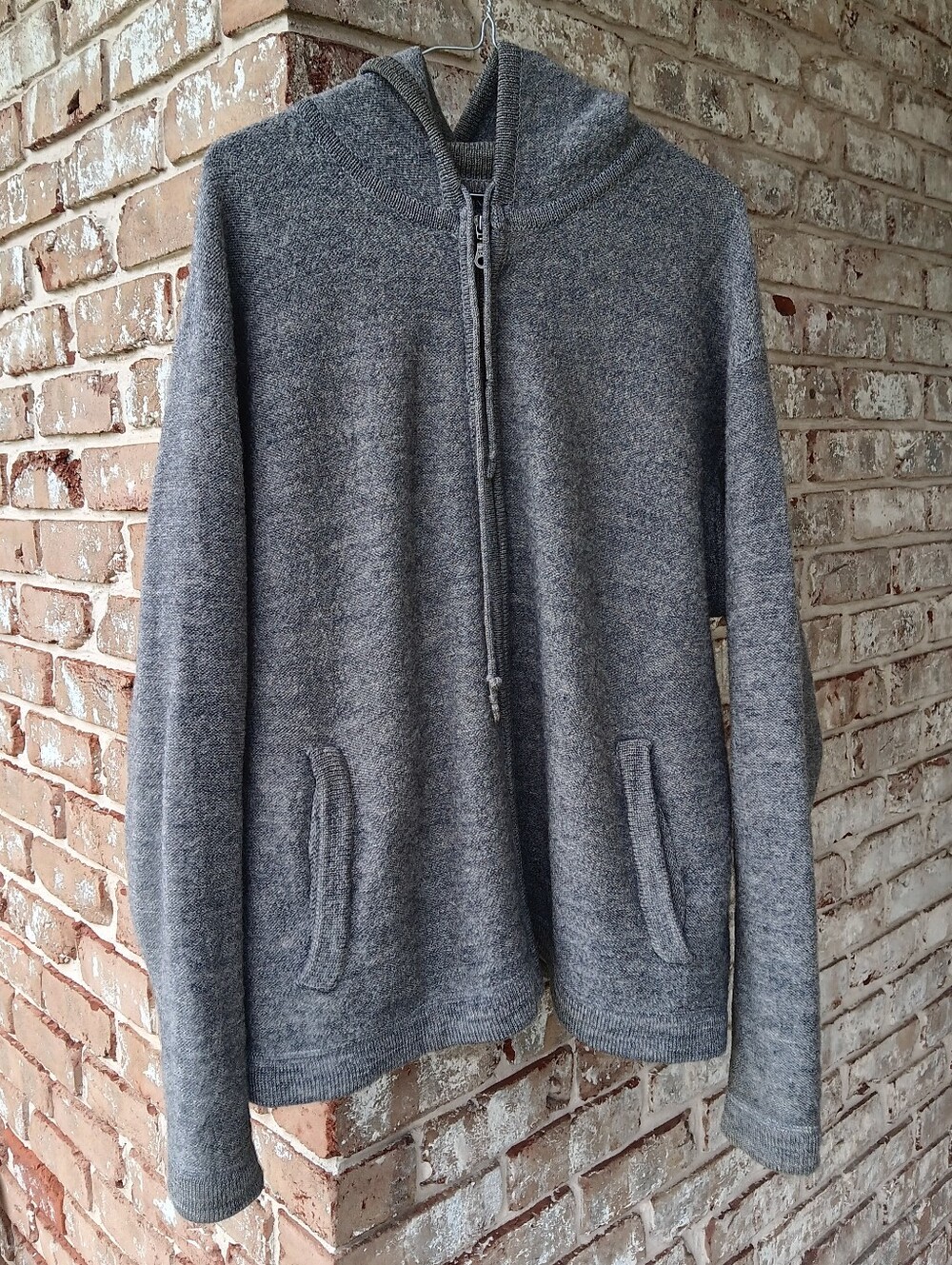 100% Pure New Wool Men's Gray Zip Up Hoodie Sweater